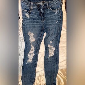 American eagle size 8 ripped skinny jeans